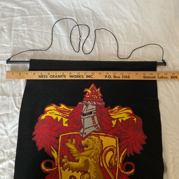 Harry Potter Gryffindor Banner - Picture 2 of 5